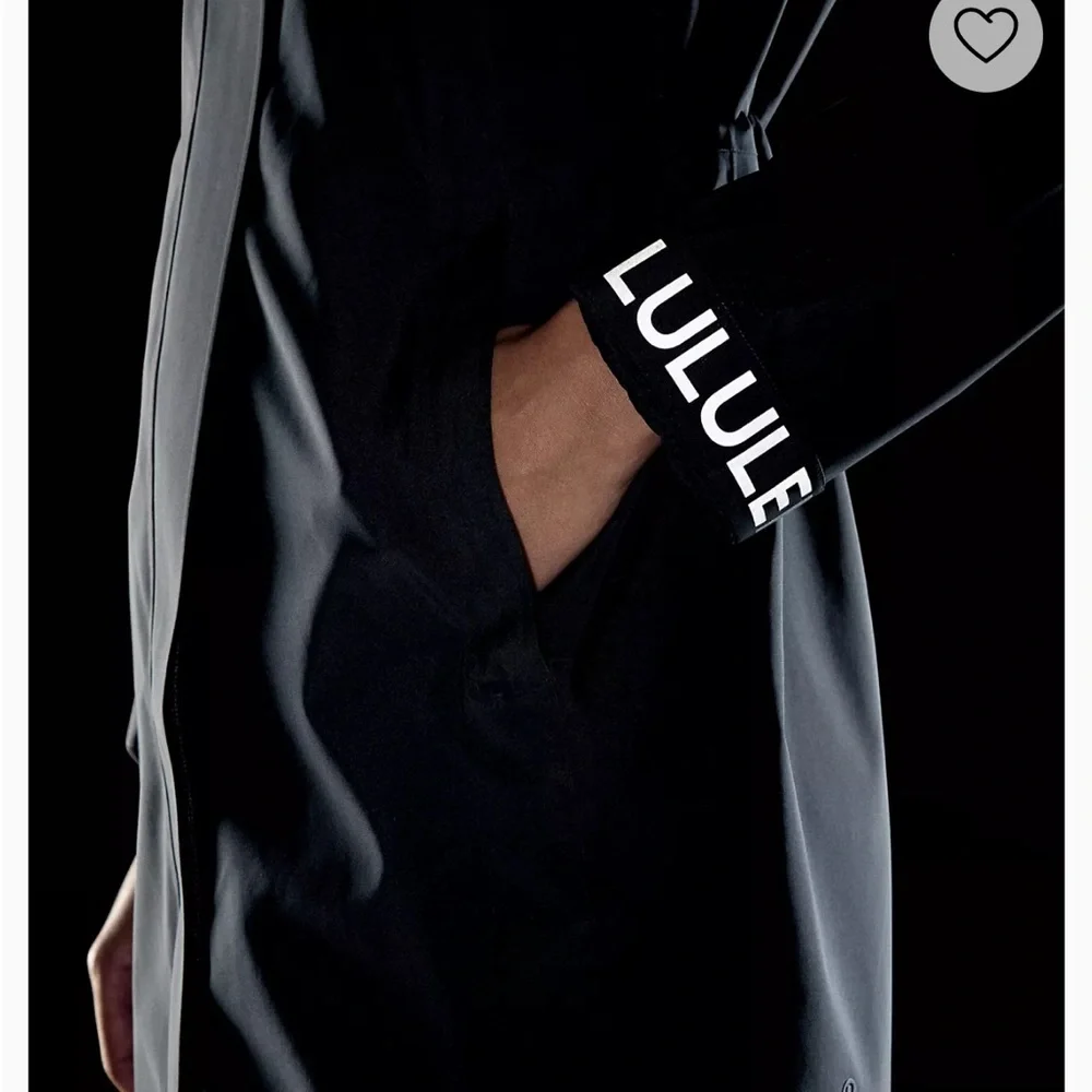NWOT Lululemon Rain Rebel Jacket in Black 14 - Picture 6 of 12